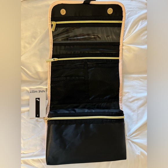 Nine West hanging travel organizer - Picture 6 of 6